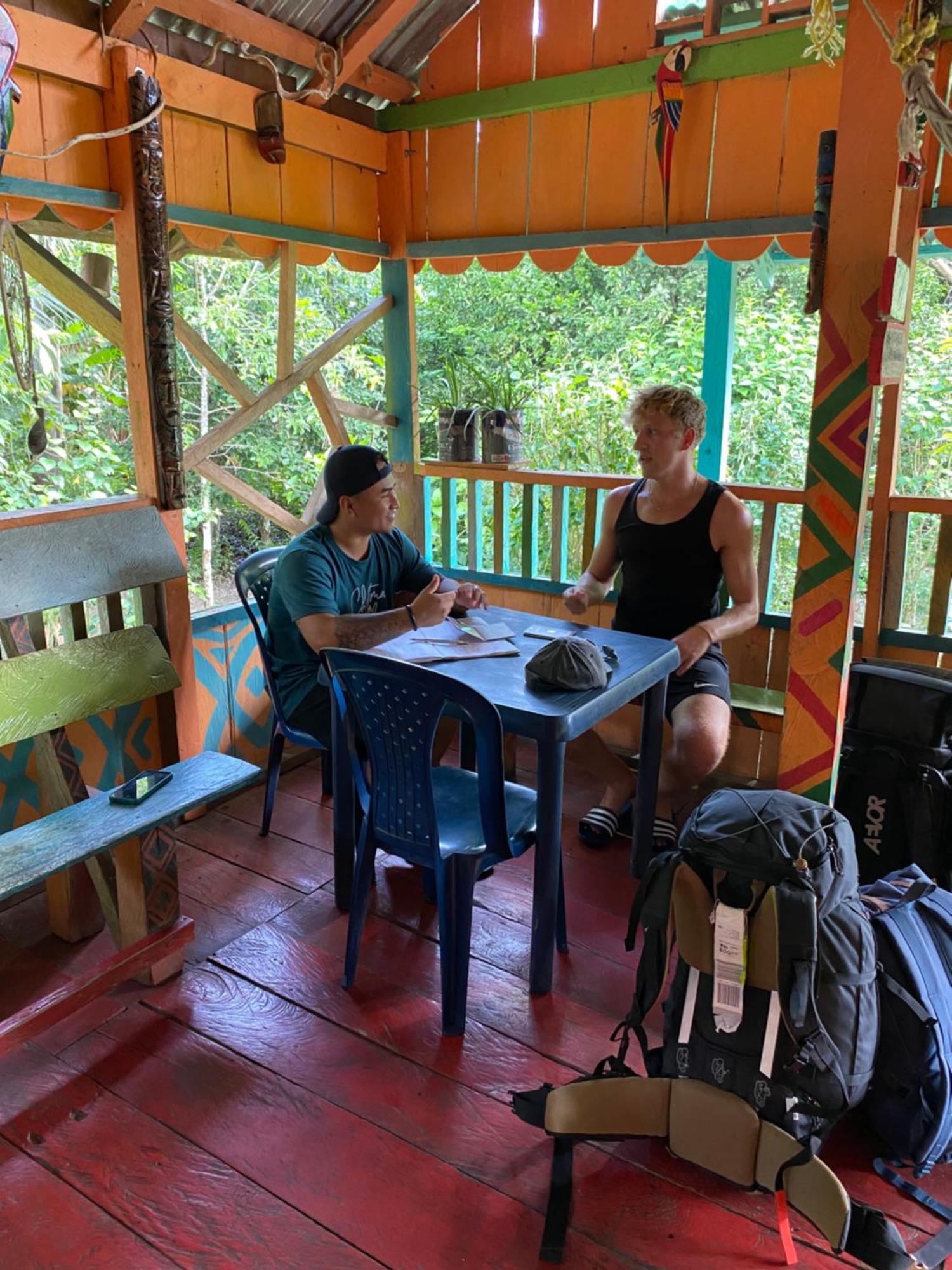 Hostal Buho Amazonas Tours Летисия Екстериор снимка